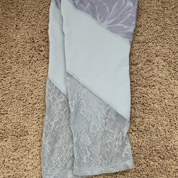 Fabletics Grey Floral and Mesh 3/4 Leggings - Picture 2 of 4
